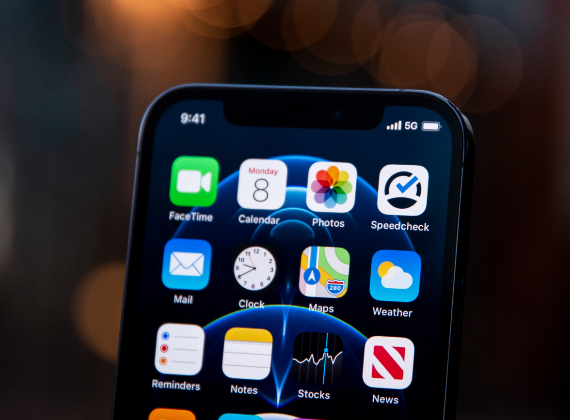 阜龙乡苹果手机维修分享为什么 iPhone 12 在冬季会自动关机 