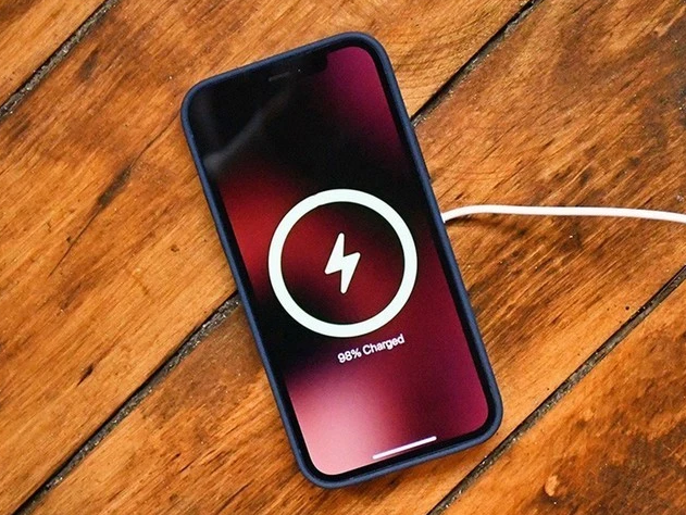 阜龙乡苹果手机维修分享iPhone 12可以随便充电吗 